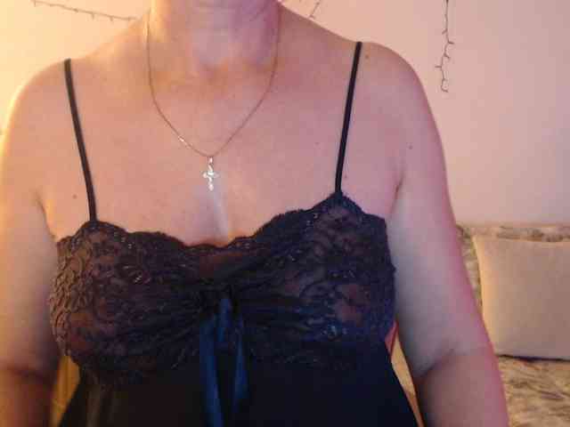 goodSnowQueen webcam