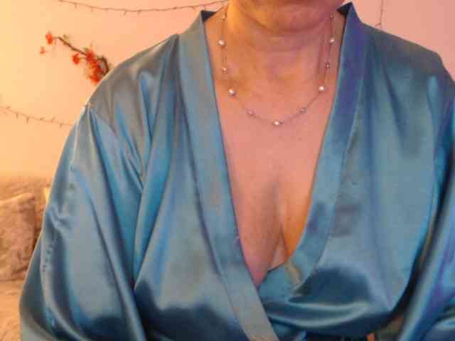 goodSnowQueen webcam