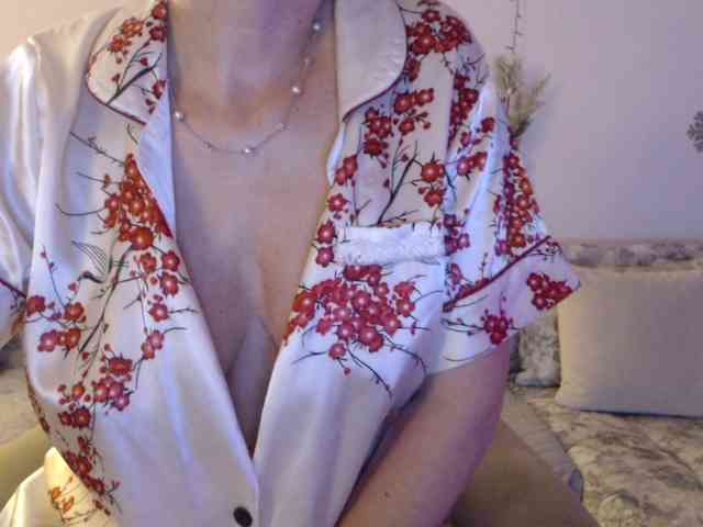 goodSnowQueen webcam