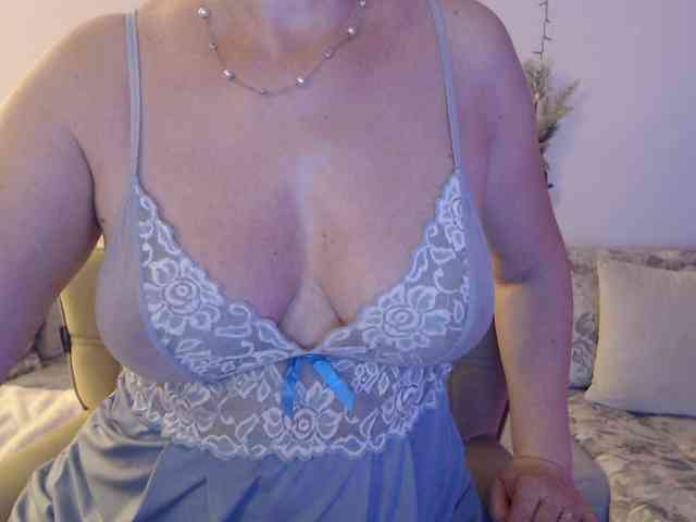 goodSnowQueen webcam