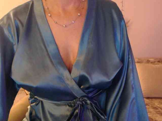 goodSnowQueen webcam