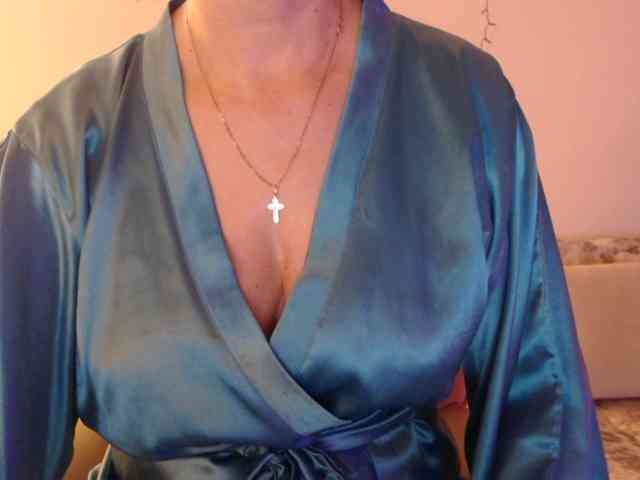 goodSnowQueen webcam