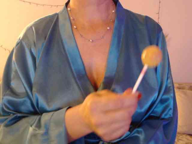 goodSnowQueen webcam