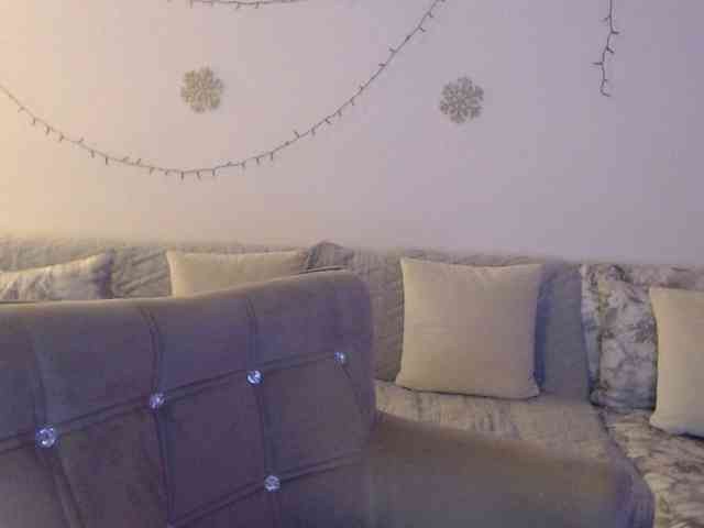 goodSnowQueen webcam