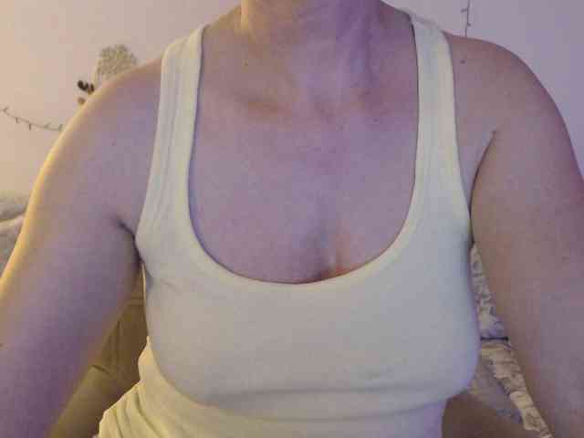 goodSnowQueen webcam