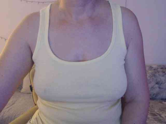 goodSnowQueen webcam