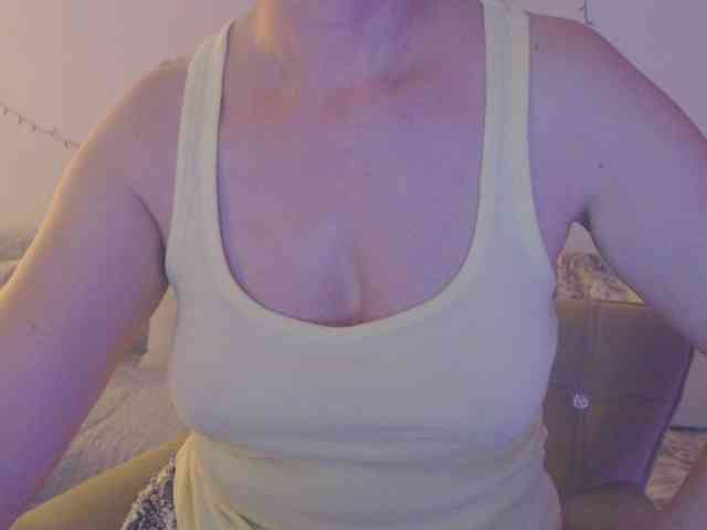 goodSnowQueen webcam