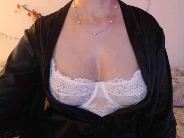 goodSnowQueen webcam