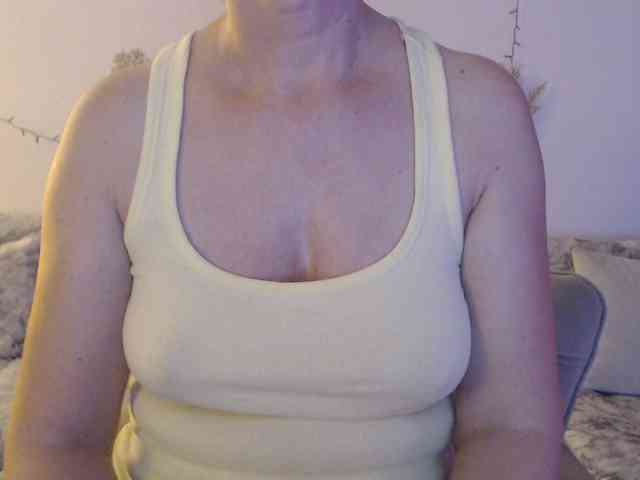 goodSnowQueen webcam