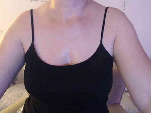 goodSnowQueen webcam