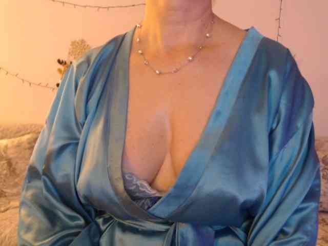 goodSnowQueen goodSnowQueen