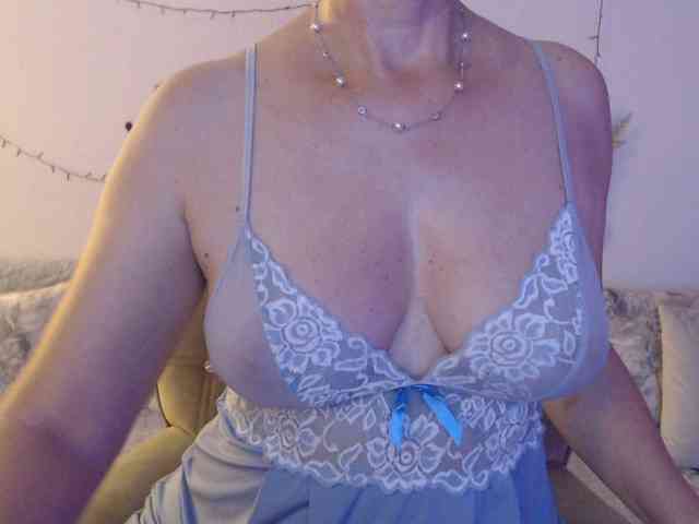 goodSnowQueen goodSnowQueen