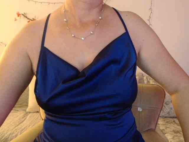 goodSnowQueen webcam