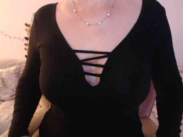 goodSnowQueen webcam