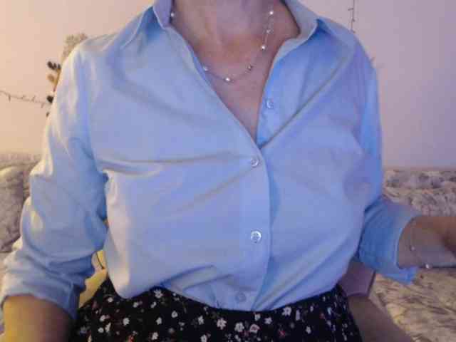 goodSnowQueen webcam