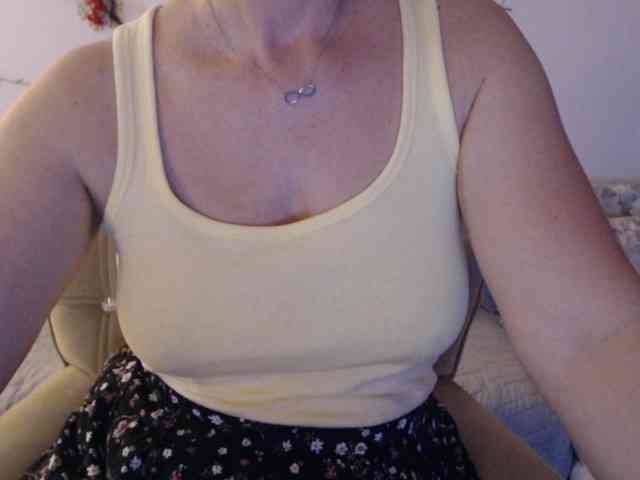 goodSnowQueen webcam