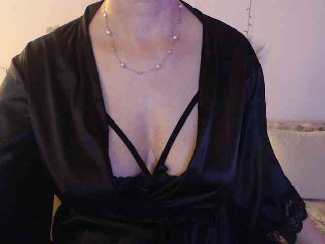 goodSnowQueen webcam