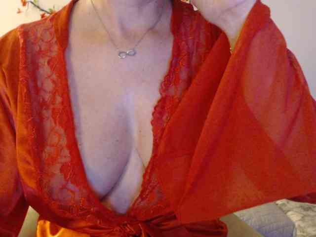 goodSnowQueen webcam