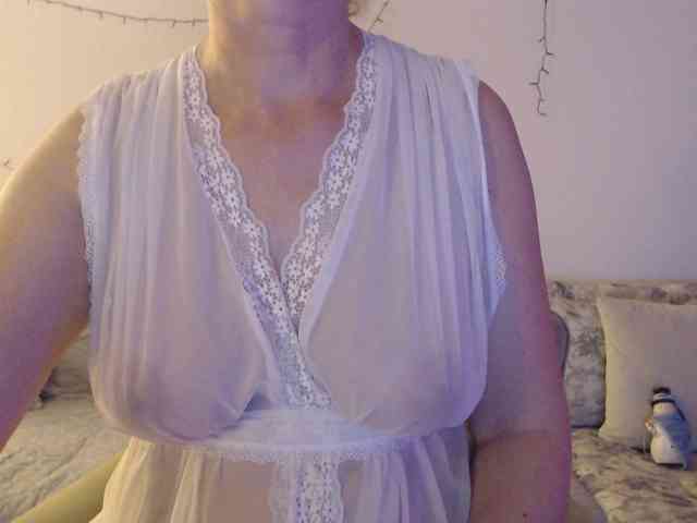 goodSnowQueen webcam