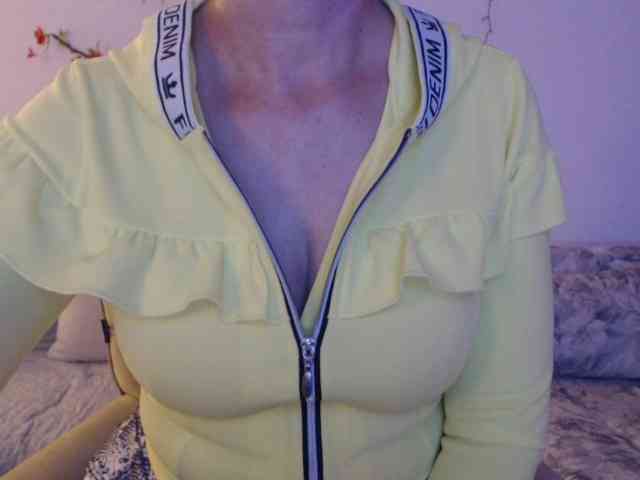 goodSnowQueen goodSnowQueen