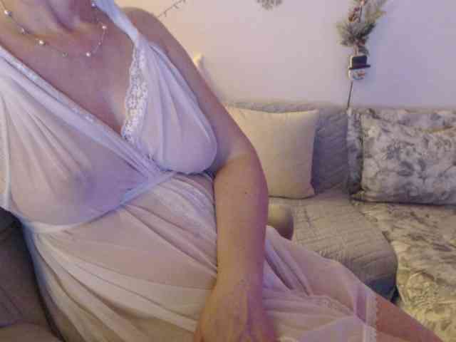 goodSnowQueen webcam