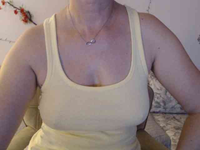 goodSnowQueen webcam