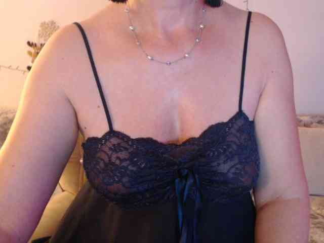 goodSnowQueen webcam