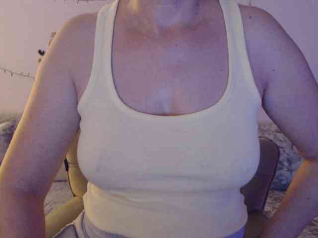 goodSnowQueen webcam