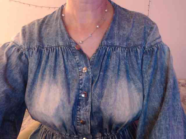 goodSnowQueen webcam