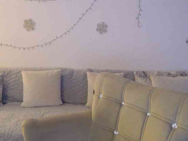 goodSnowQueen goodSnowQueen