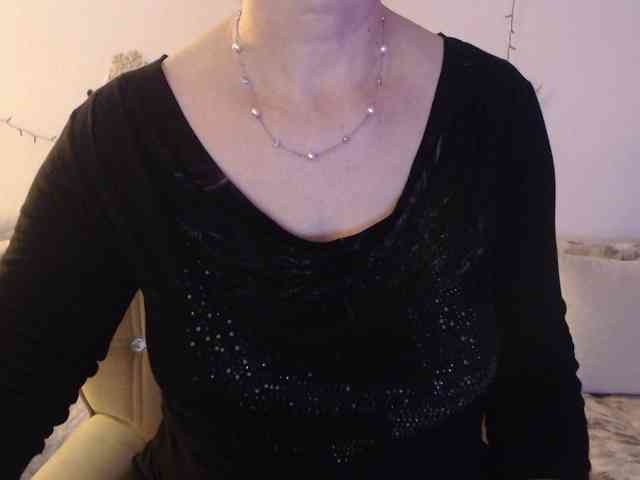 goodSnowQueen webcam