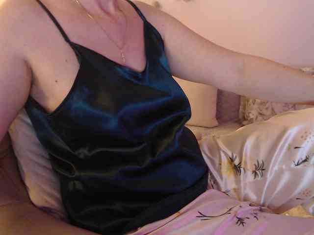 goodSnowQueen webcam