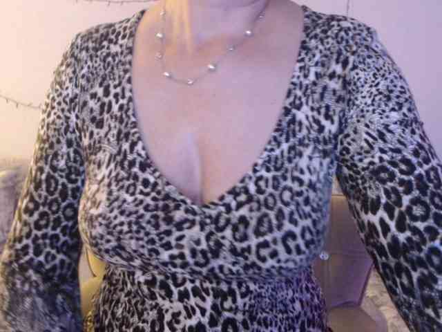 goodSnowQueen webcam