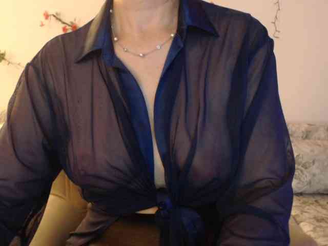 goodSnowQueen webcam