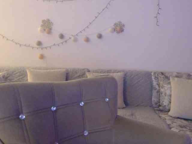 goodSnowQueen webcam