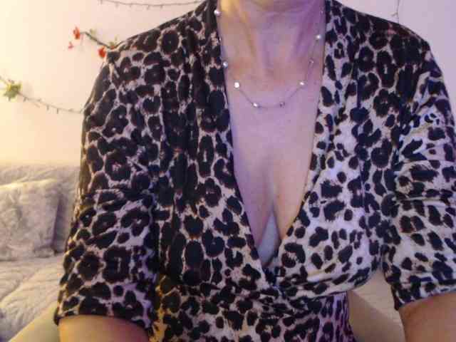 goodSnowQueen webcam