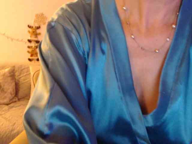 goodSnowQueen webcam