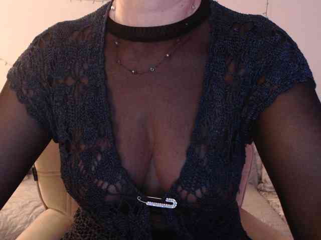 goodSnowQueen webcam