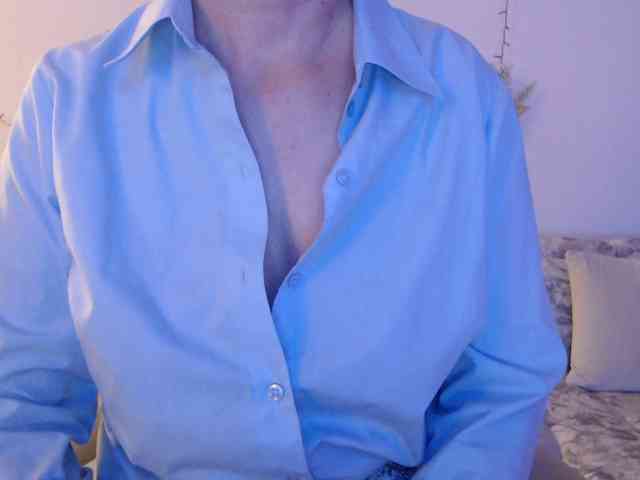 goodSnowQueen webcam