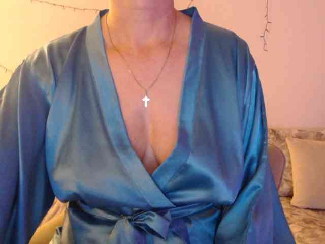 goodSnowQueen Live Webcam on BongaCams