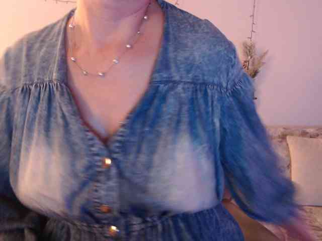 goodSnowQueen webcam