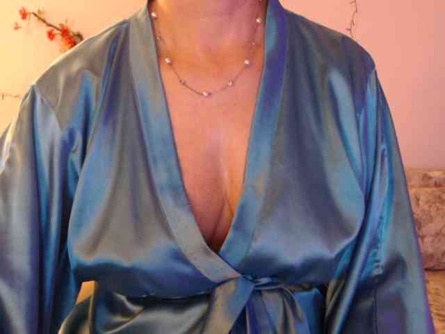 goodSnowQueen webcam