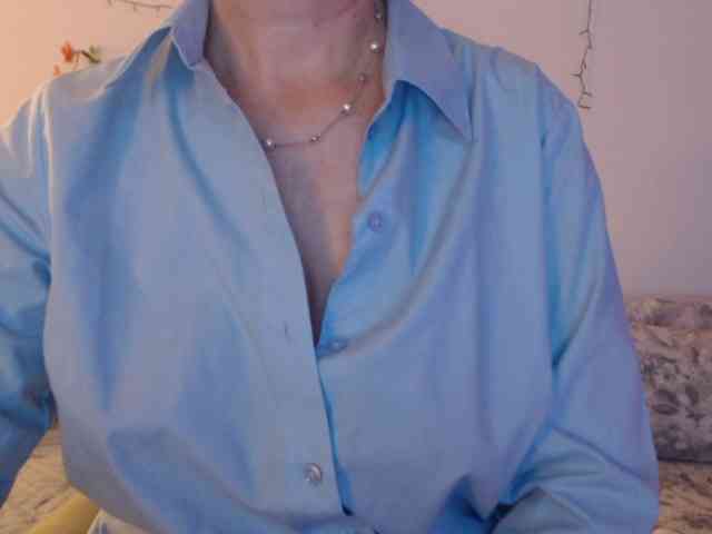 goodSnowQueen webcam