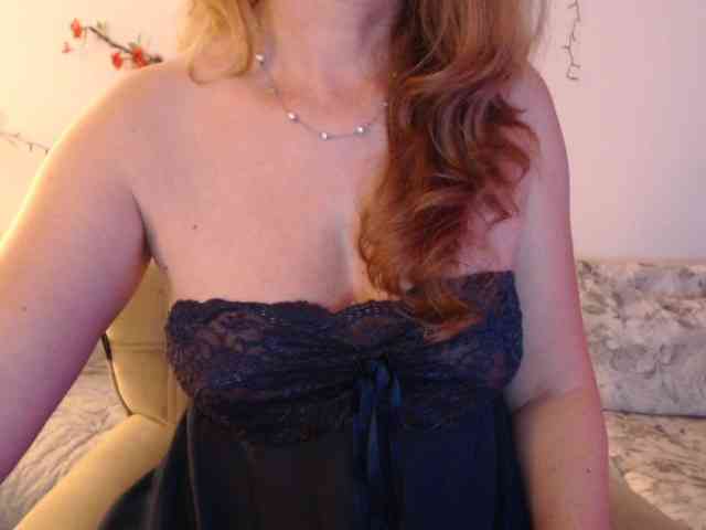 goodSnowQueen webcam