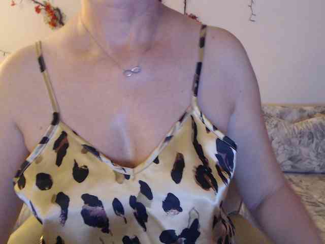 goodSnowQueen webcam
