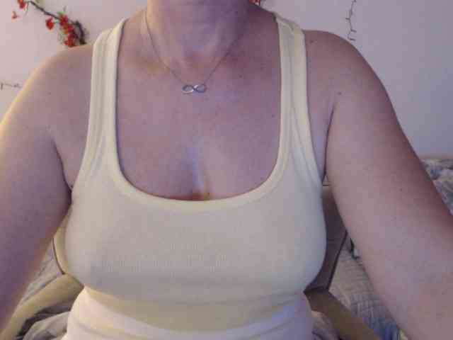 goodSnowQueen webcam
