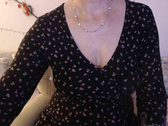 goodSnowQueen webcam