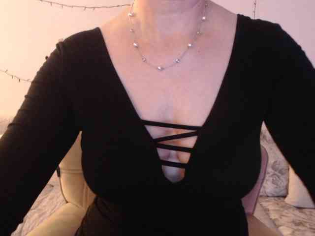 goodSnowQueen webcam