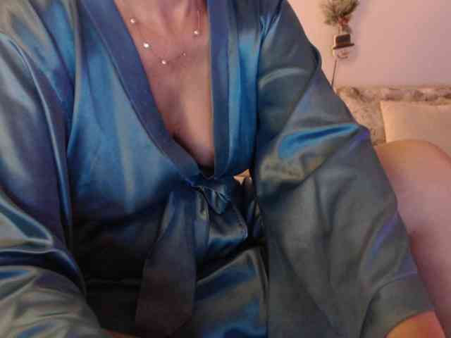 goodSnowQueen webcam