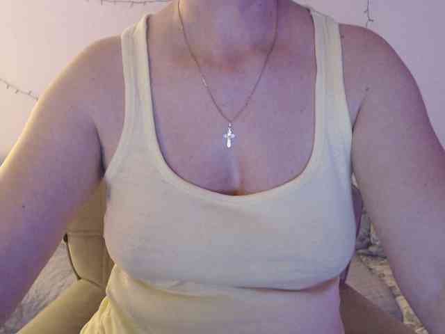 goodSnowQueen webcam